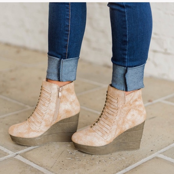 sbicca wedge booties